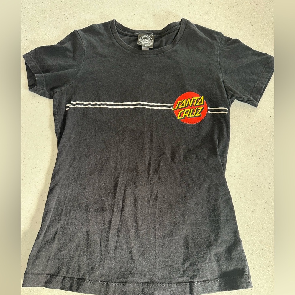 Santa Cruz Skateboard Dot T-Shirt Black & Red. Fitted Women’s Small. Pac…